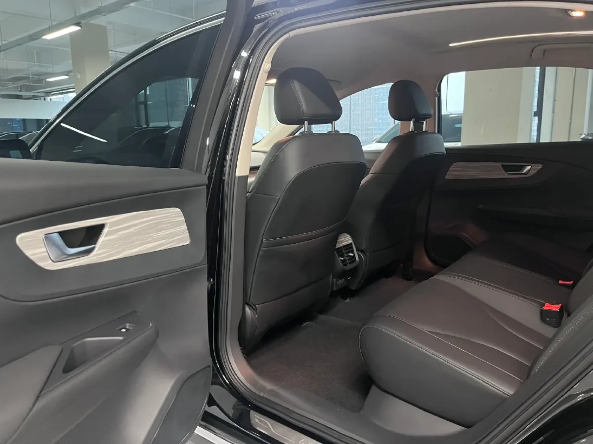 2024 HongQi E-QM5 BEV 72KWH,autocango,china used car exporter,china ev exporter,chinese used car exporter,chinese used ev exporter