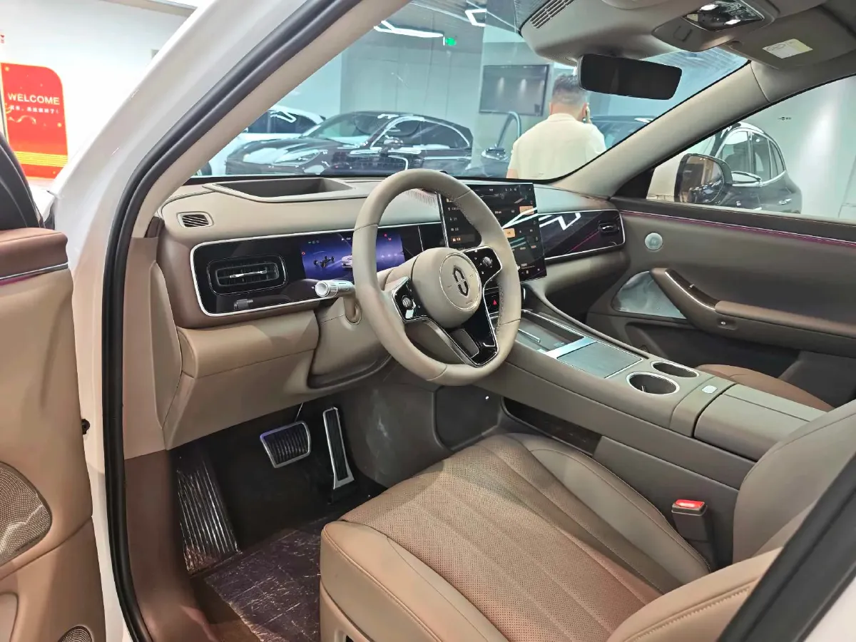 2026 AITO AITO M7 REEV 160HP REEV,autocango,china used car exporter,china ev exporter,chinese used car exporter,chinese used ev exporter