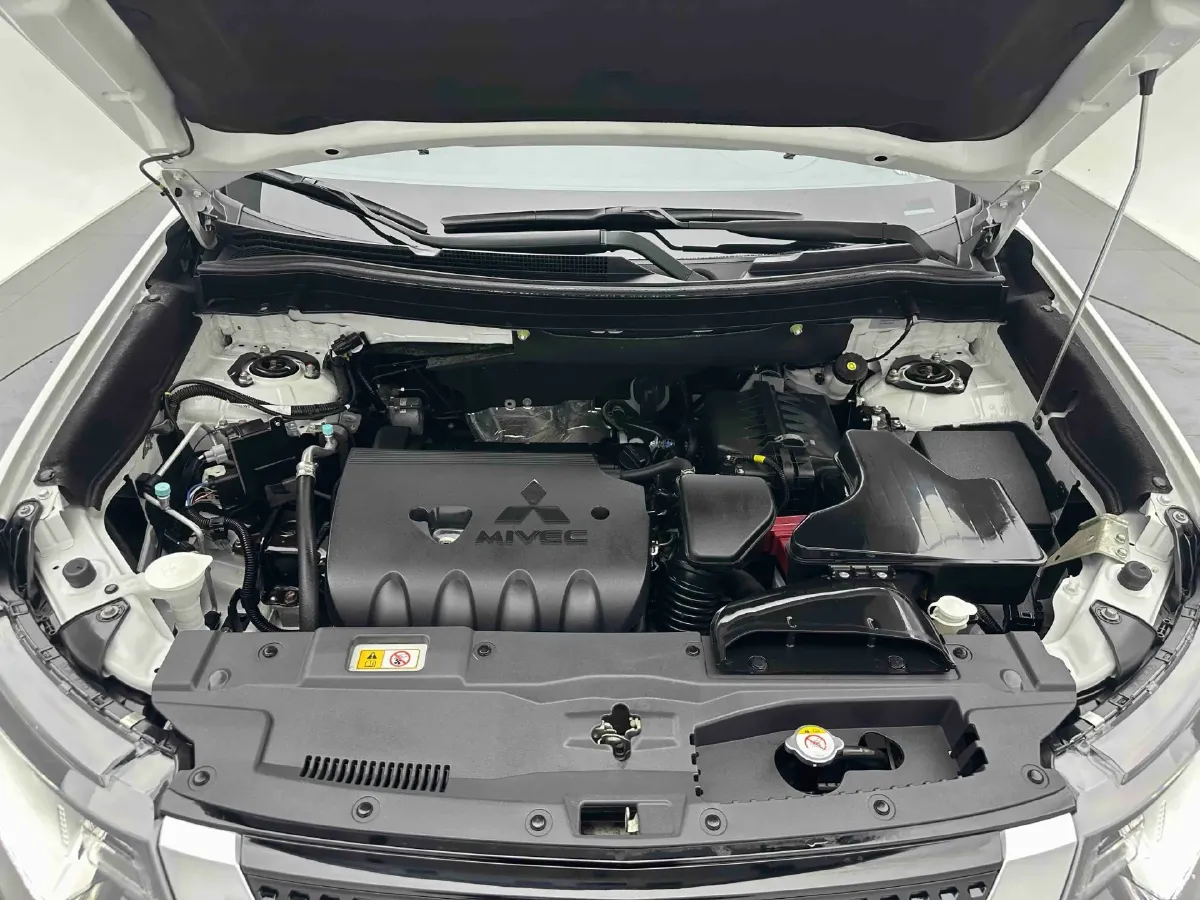 2021 Mitsubishi Outlander 2.0L 166HP L4 CVT,autocango,china used car exporter,china ev exporter,chinese used car exporter,chinese used ev exporter