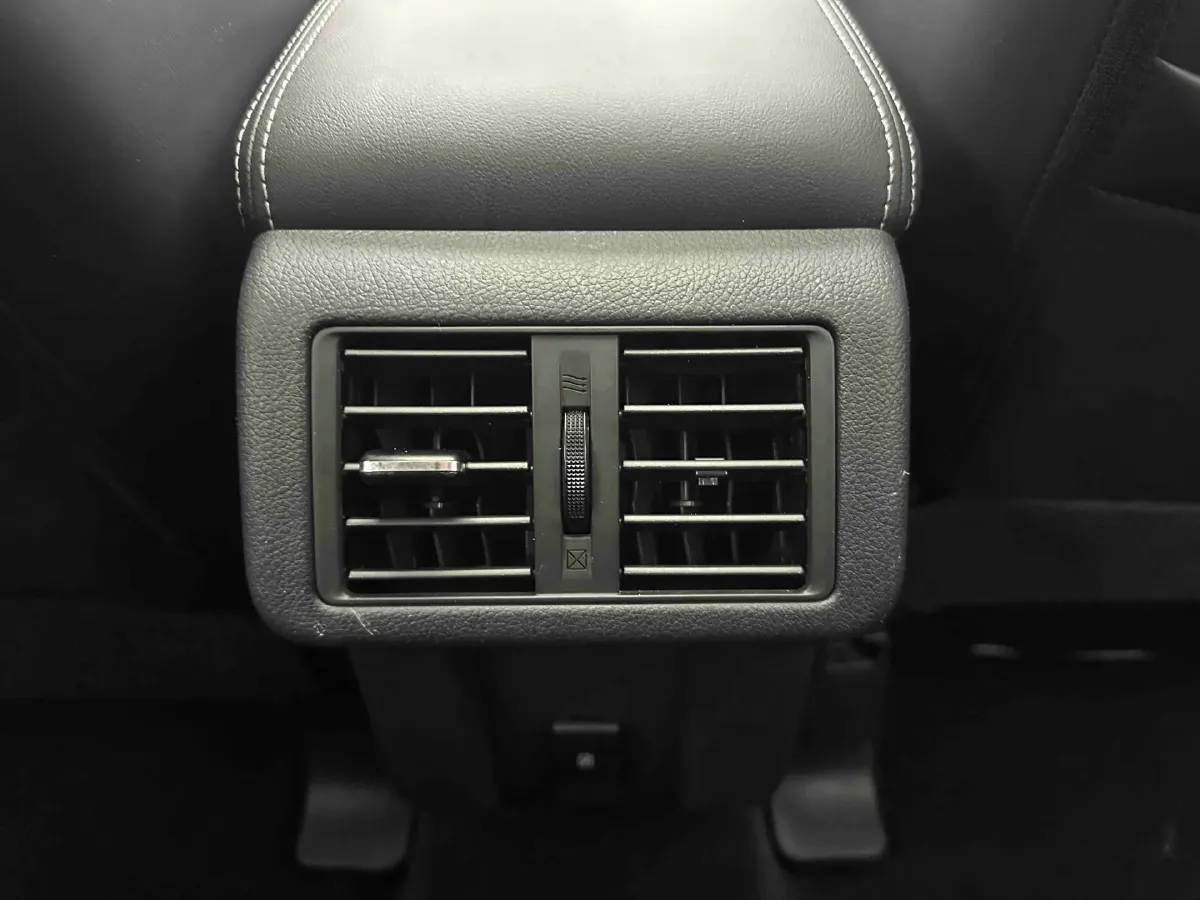 2021 Mitsubishi Outlander 2.0L 166HP L4 CVT,autocango,china used car exporter,china ev exporter,chinese used car exporter,chinese used ev exporter