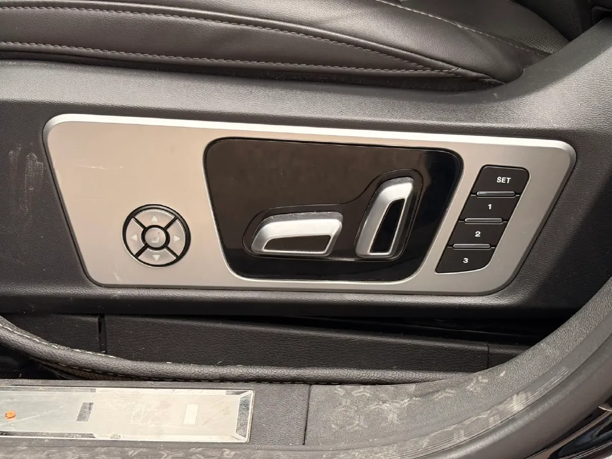 2020 WEY VV7 2.0T 227HP L4 7DCT,autocango,china used car exporter,china ev exporter,chinese used car exporter,chinese used ev exporter