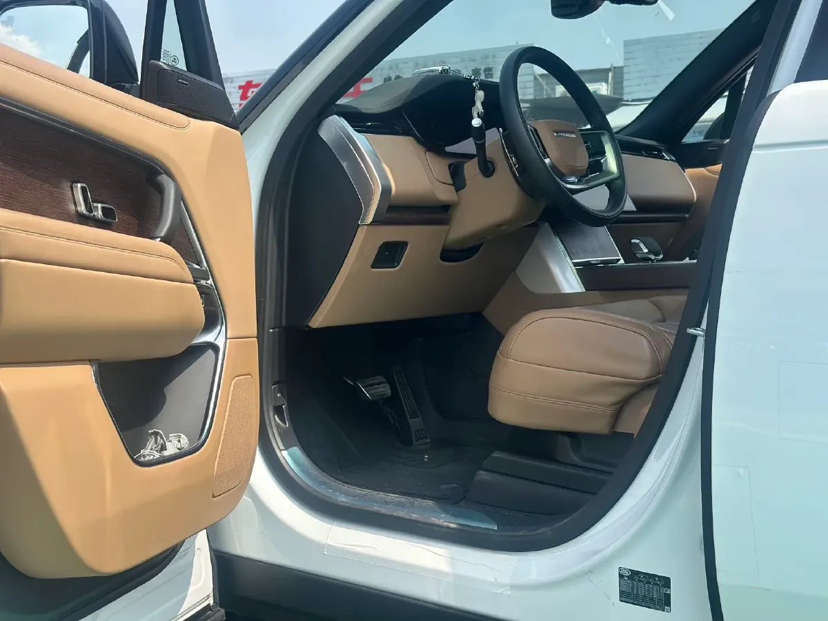 2024 Land Rover Range Rover 3.0T 400HP L6 8AT,autocango,china used car exporter,china ev exporter,chinese used car exporter,chinese used ev exporter