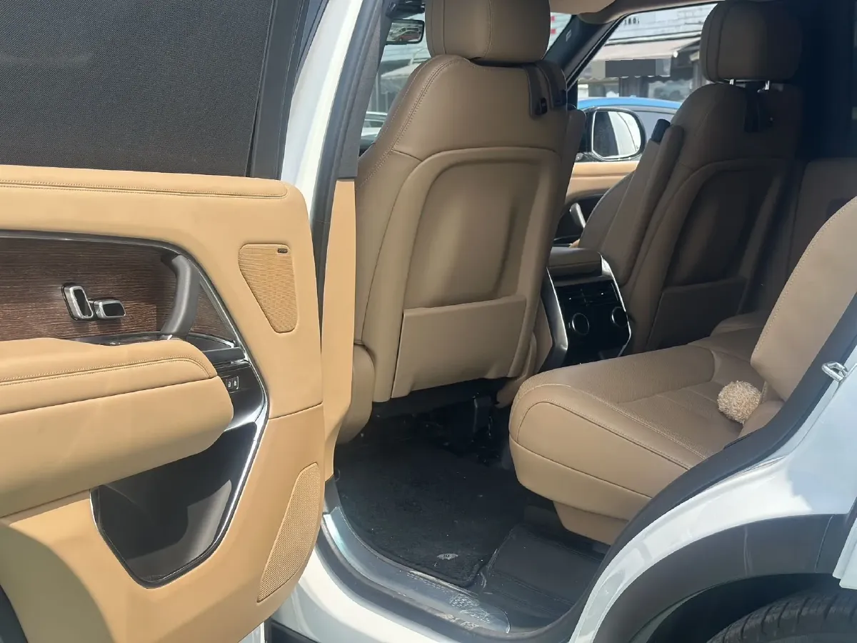 2024 Land Rover Range Rover 3.0T 400HP L6 8AT,autocango,china used car exporter,china ev exporter,chinese used car exporter,chinese used ev exporter