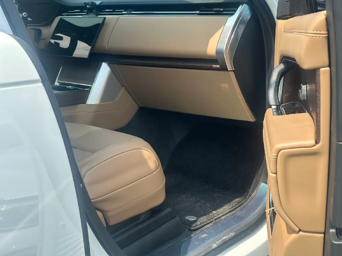 2024 Land Rover Range Rover 3.0T 400HP L6 8AT,autocango,china used car exporter,china ev exporter,chinese used car exporter,chinese used ev exporter