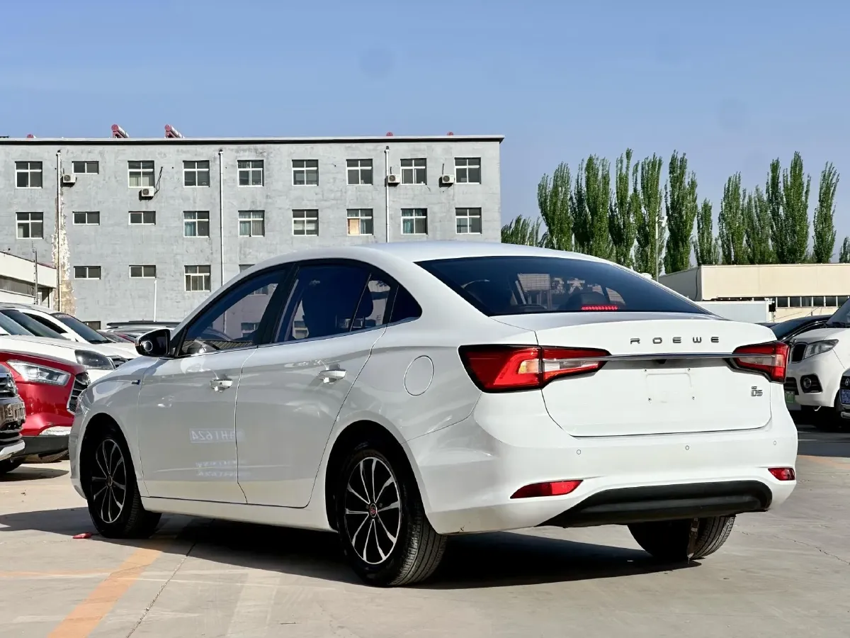 2019 Roewe i5 1.5L 120HP L4 5MT,autocango,china used car exporter,china ev exporter,chinese used car exporter,chinese used ev exporter
