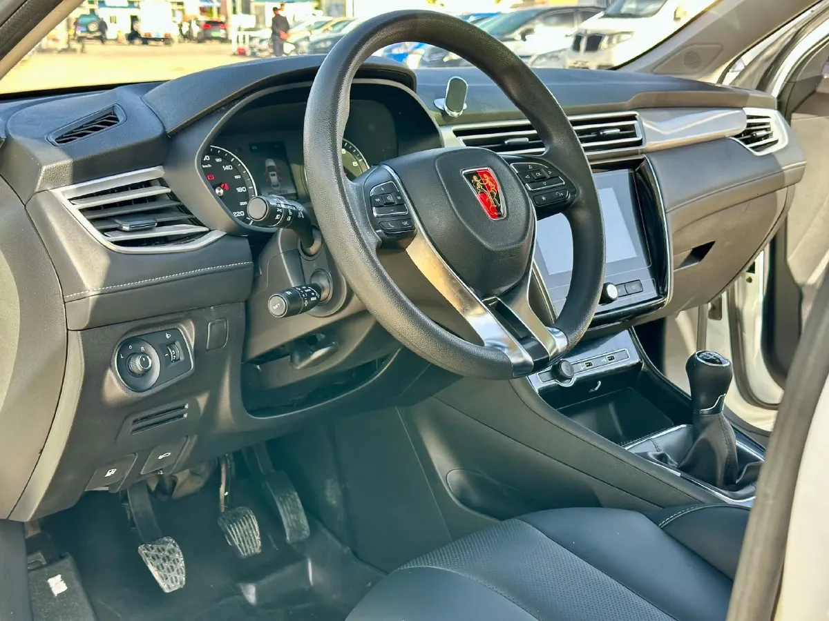 2019 Roewe i5 1.5L 120HP L4 5MT,autocango,china used car exporter,china ev exporter,chinese used car exporter,chinese used ev exporter