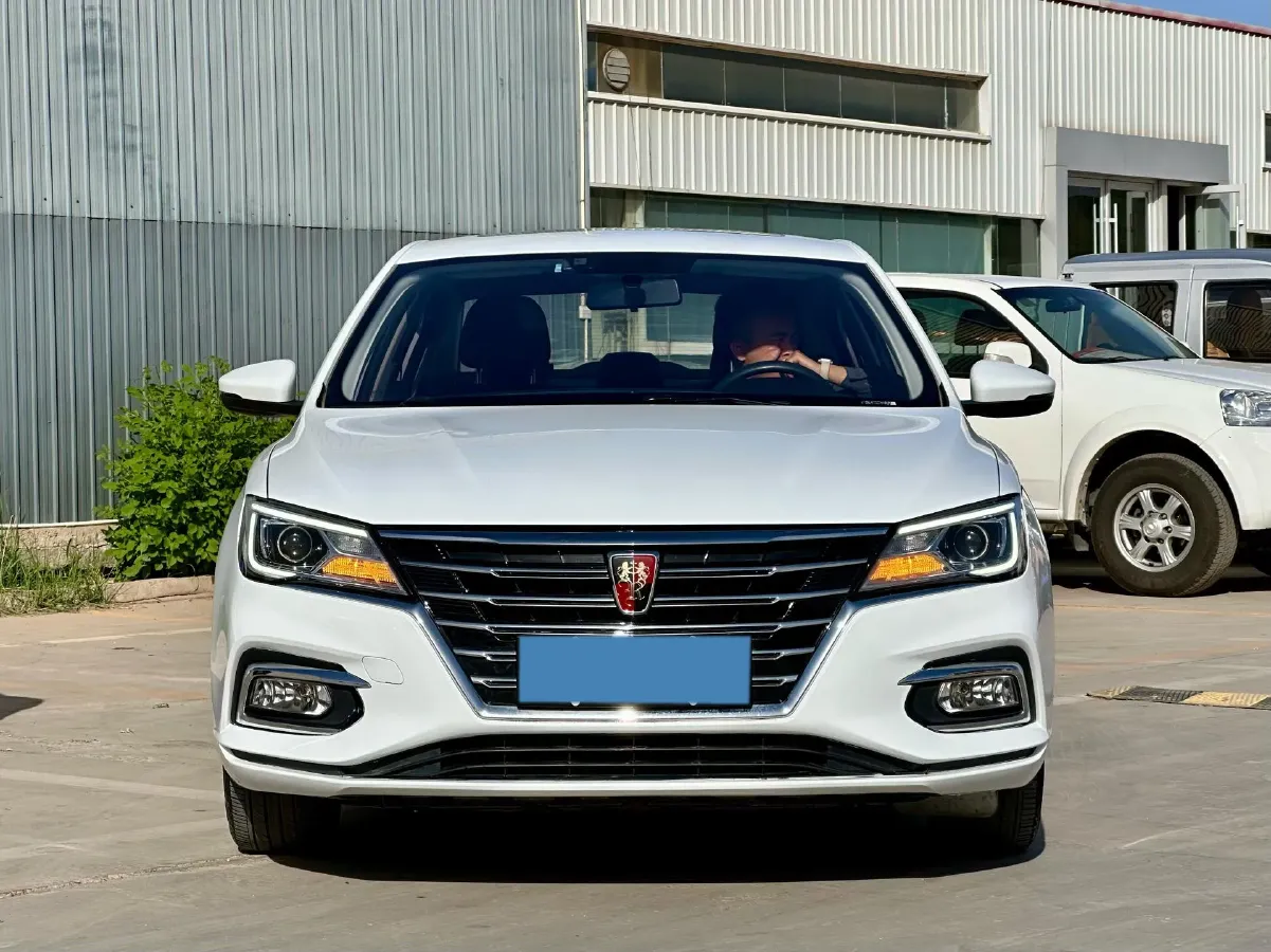 2019 Roewe i5 1.5L 120HP L4 5MT,autocango,china used car exporter,china ev exporter,chinese used car exporter,chinese used ev exporter