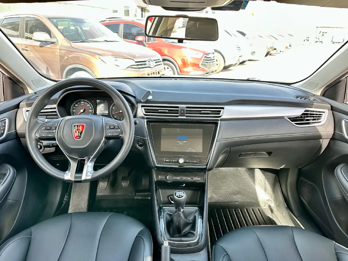 2019 Roewe i5 1.5L 120HP L4 5MT,autocango,china used car exporter,china ev exporter,chinese used car exporter,chinese used ev exporter