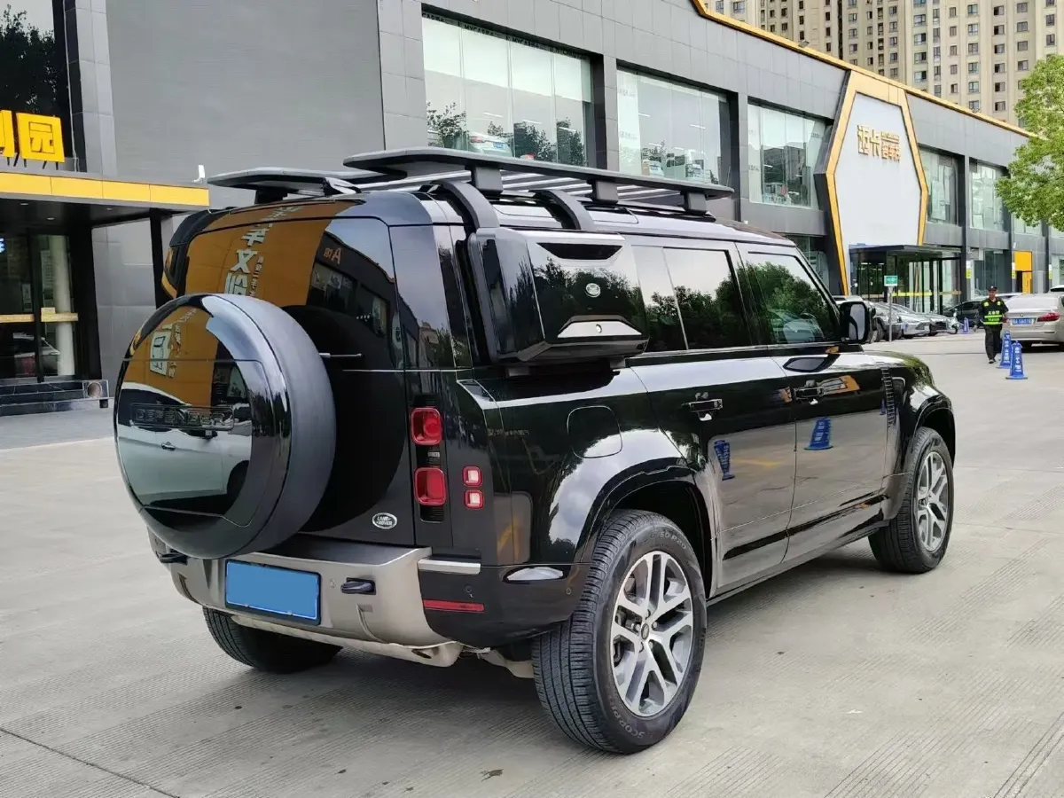 2022 Land Rover Defender 3.0T 400HP L6 8AT,autocango,china used car exporter,china ev exporter,chinese used car exporter,chinese used ev exporter