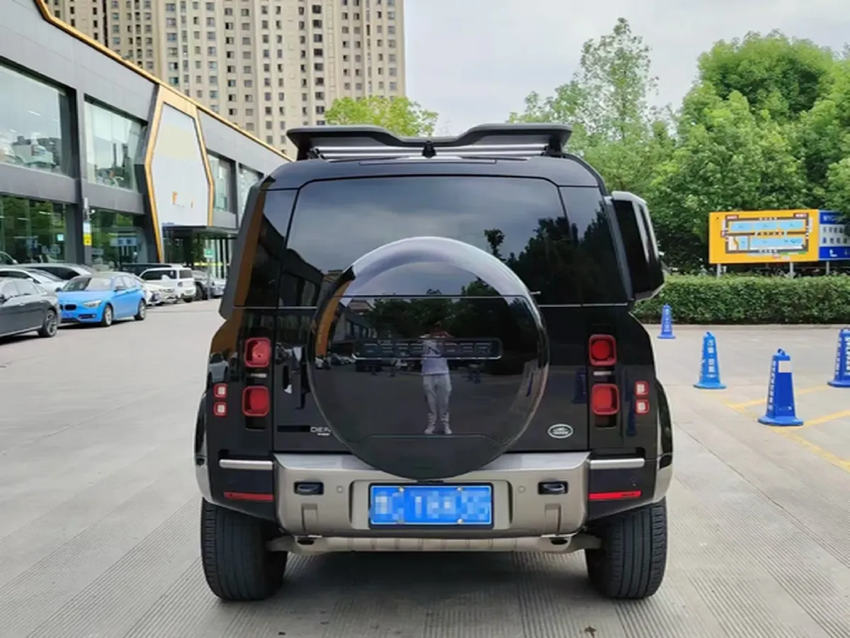 2022 Land Rover Defender 3.0T 400HP L6 8AT,autocango,china used car exporter,china ev exporter,chinese used car exporter,chinese used ev exporter