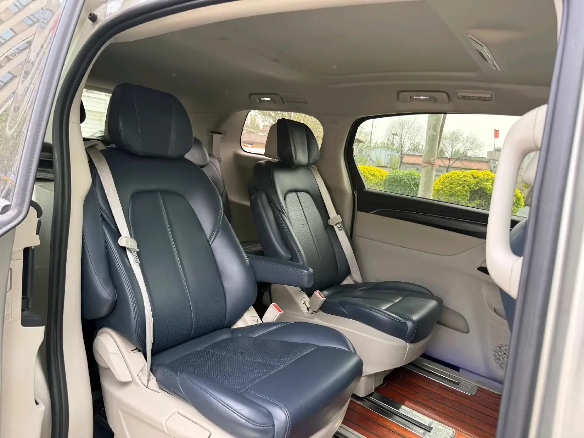 2022 Buick GL8 2.0T 237HP L4 9AT,autocango,china used car exporter,china ev exporter,chinese used car exporter,chinese used ev exporter