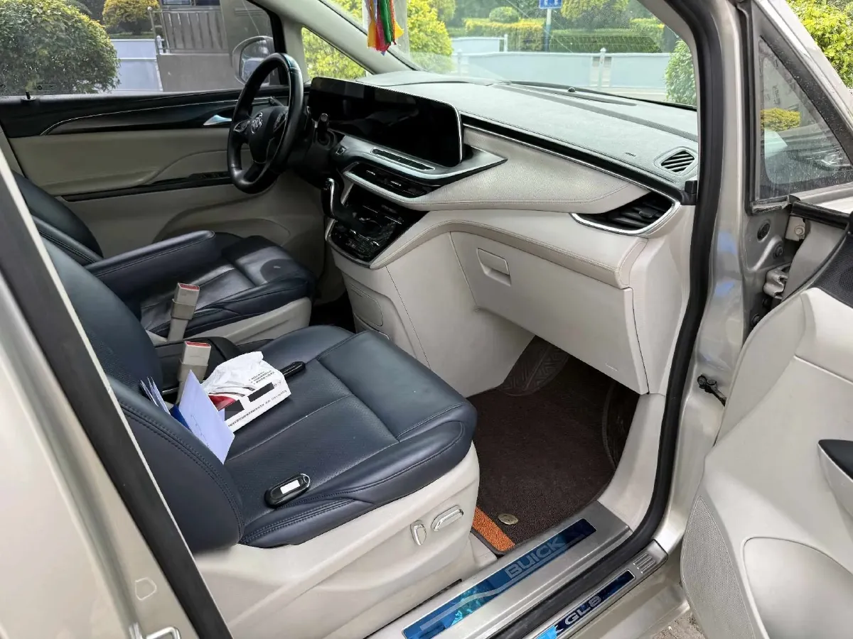 2022 Buick GL8 2.0T 237HP L4 9AT,autocango,china used car exporter,china ev exporter,chinese used car exporter,chinese used ev exporter