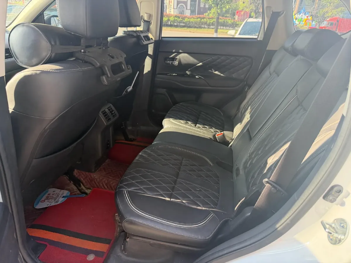 2021 Mitsubishi Outlander 2.0L 166HP L4 CVT,autocango,china used car exporter,china ev exporter,chinese used car exporter,chinese used ev exporter