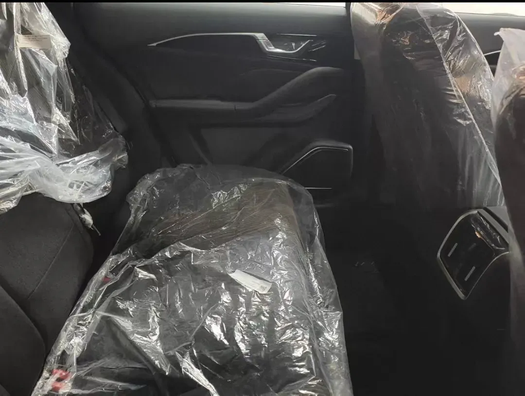 2025 Bestune B70 1.5T 169HP L4 7DCT,autocango,china used car exporter,china ev exporter,chinese used car exporter,chinese used ev exporter