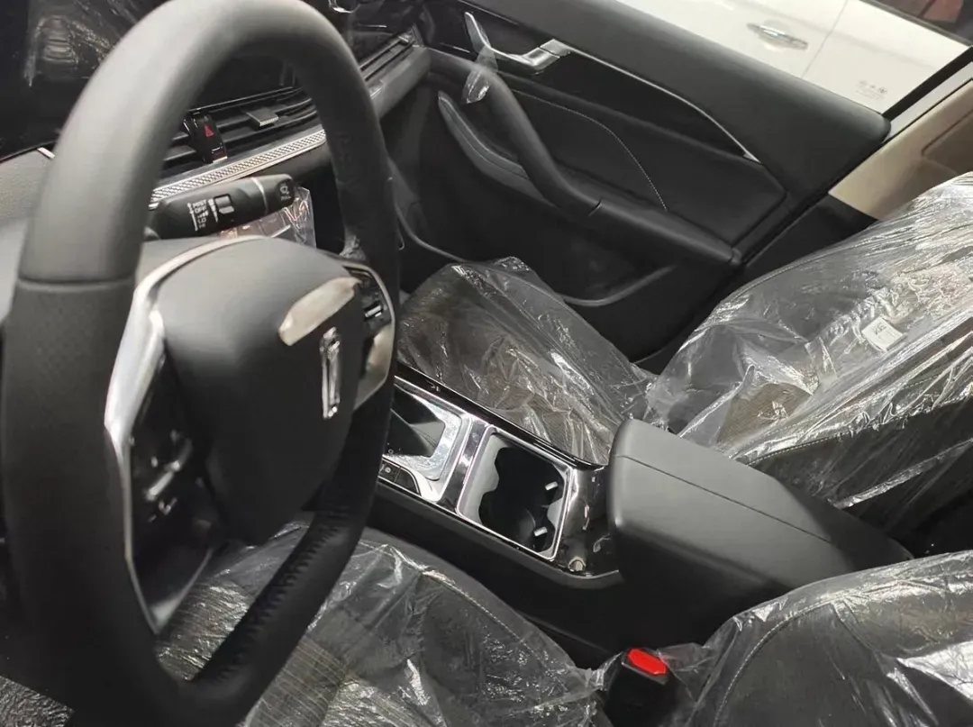 2025 Bestune B70 1.5T 169HP L4 7DCT,autocango,china used car exporter,china ev exporter,chinese used car exporter,chinese used ev exporter