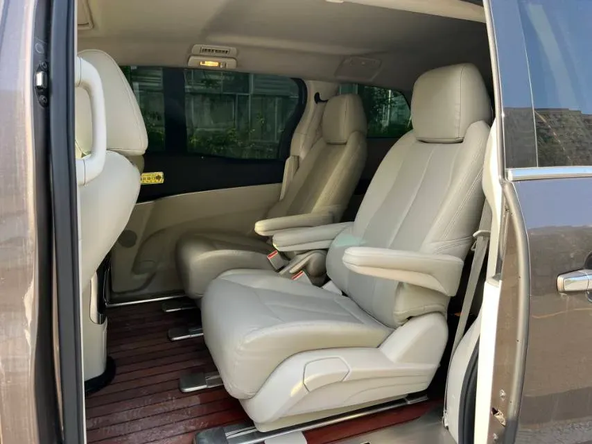 2021 Buick GL8 2.0T 237HP L4 9AT,autocango,china used car exporter,china ev exporter,chinese used car exporter,chinese used ev exporter