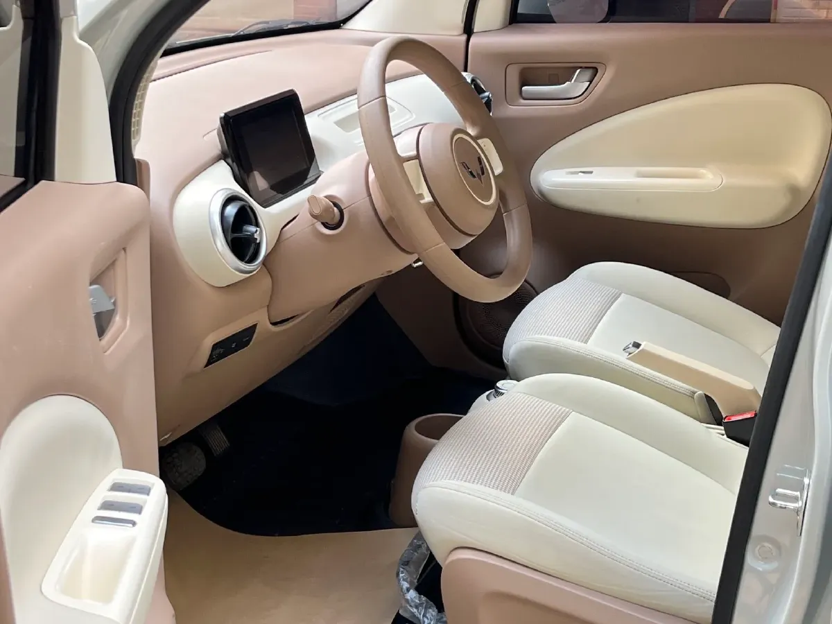 2025 WuLing HongGuang MINI EV BEV 16.2KWH,autocango,china used car exporter,china ev exporter,chinese used car exporter,chinese used ev exporter