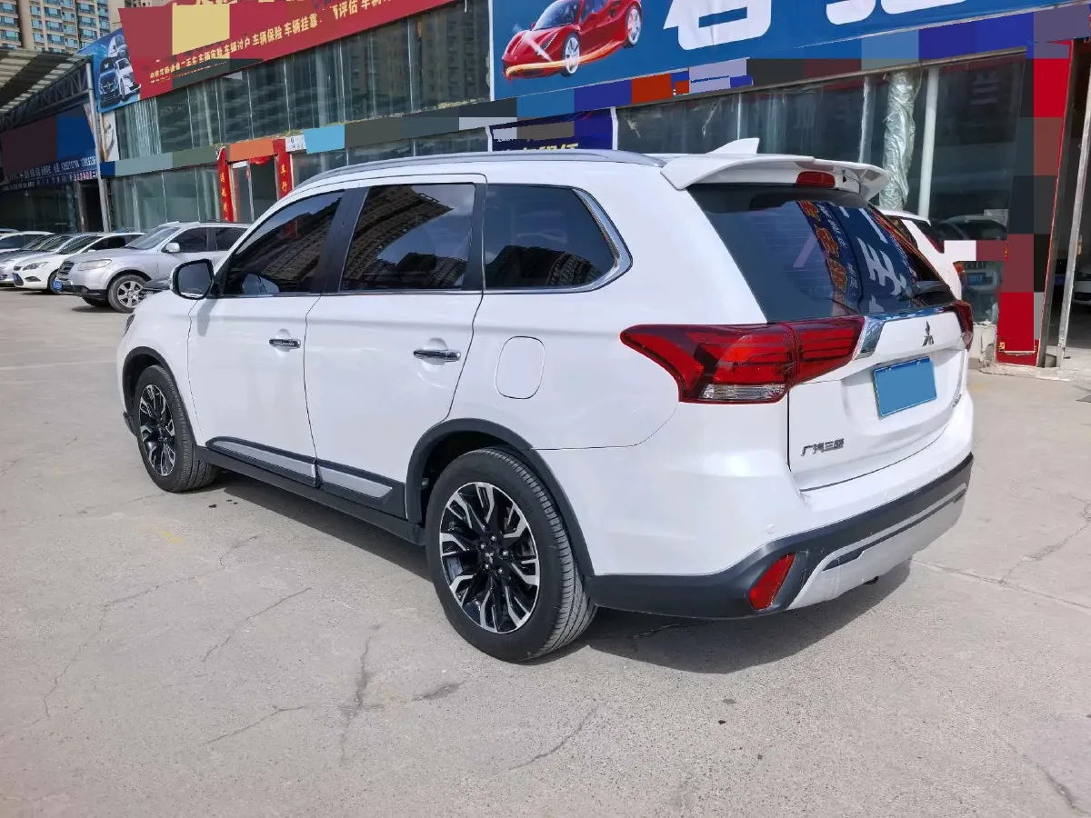 2018 Mitsubishi Outlander 2.4L 192HP L4 CVT,autocango,china used car exporter,china ev exporter,chinese used car exporter,chinese used ev exporter
