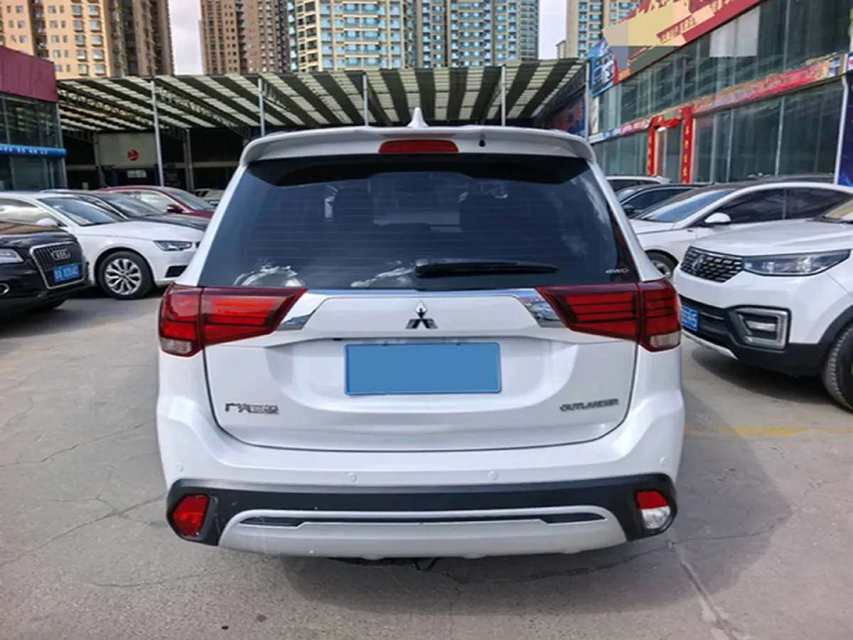 2018 Mitsubishi Outlander 2.4L 192HP L4 CVT,autocango,china used car exporter,china ev exporter,chinese used car exporter,chinese used ev exporter