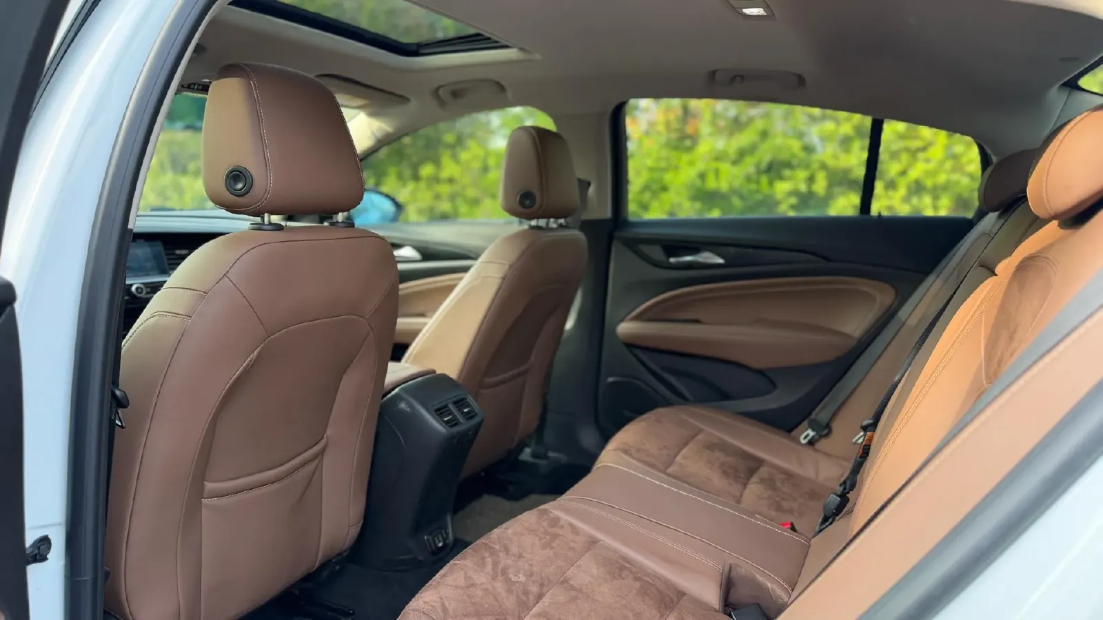 2019 Buick Regal 1.5T 170HP L4 9AT,autocango,china used car exporter,china ev exporter,chinese used car exporter,chinese used ev exporter