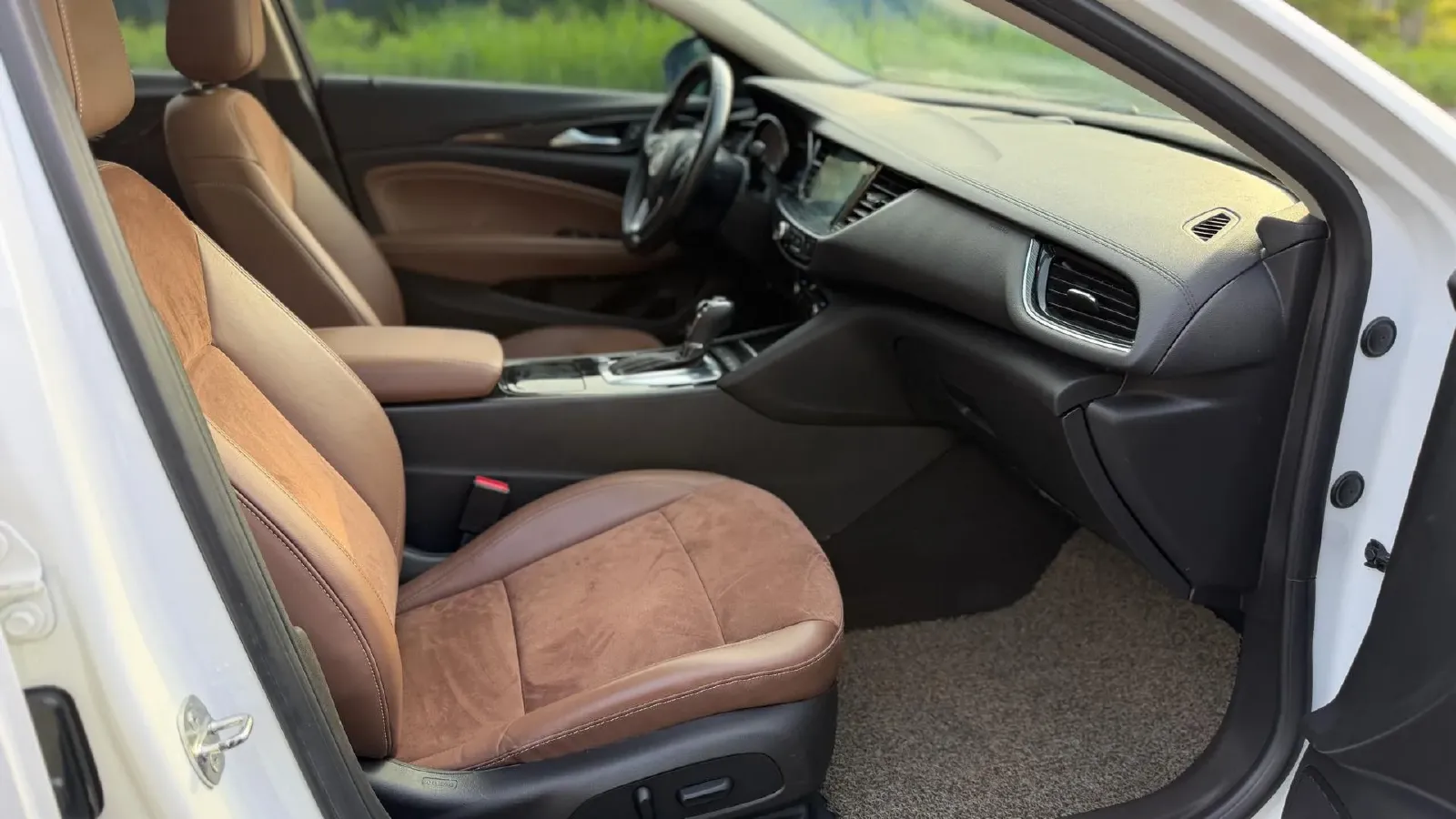 2019 Buick Regal 1.5T 170HP L4 9AT,autocango,china used car exporter,china ev exporter,chinese used car exporter,chinese used ev exporter