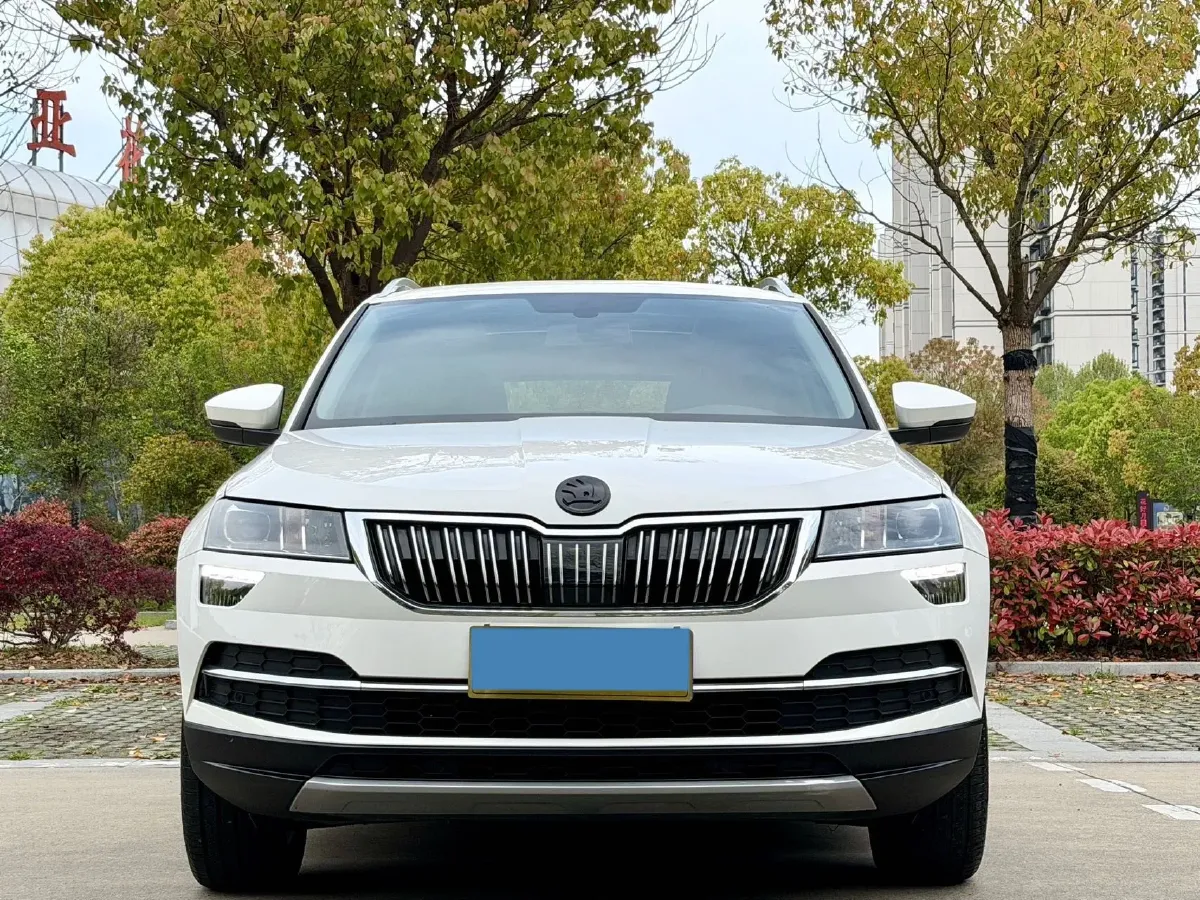 2020 Skoda Karoq 1.4T 150HP L4 7DCT,autocango,china used car exporter,china ev exporter,chinese used car exporter,chinese used ev exporter