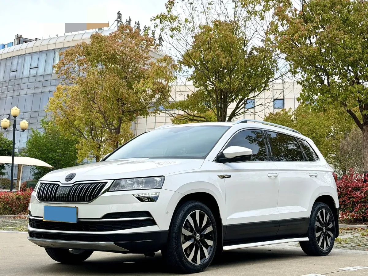 2020 Skoda Karoq 1.4T 150HP L4 7DCT,autocango,china used car exporter,china ev exporter,chinese used car exporter,chinese used ev exporter