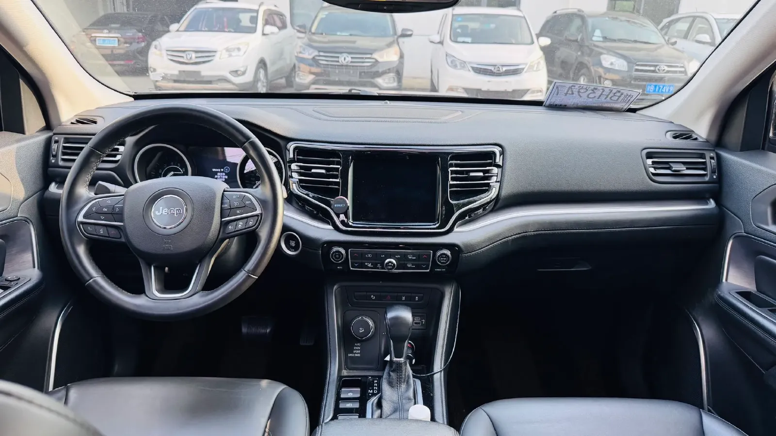 2018 Jeep Grand Commander 2.0T 265HP L4 9AT,autocango,china used car exporter,china ev exporter,chinese used car exporter,chinese used ev exporter