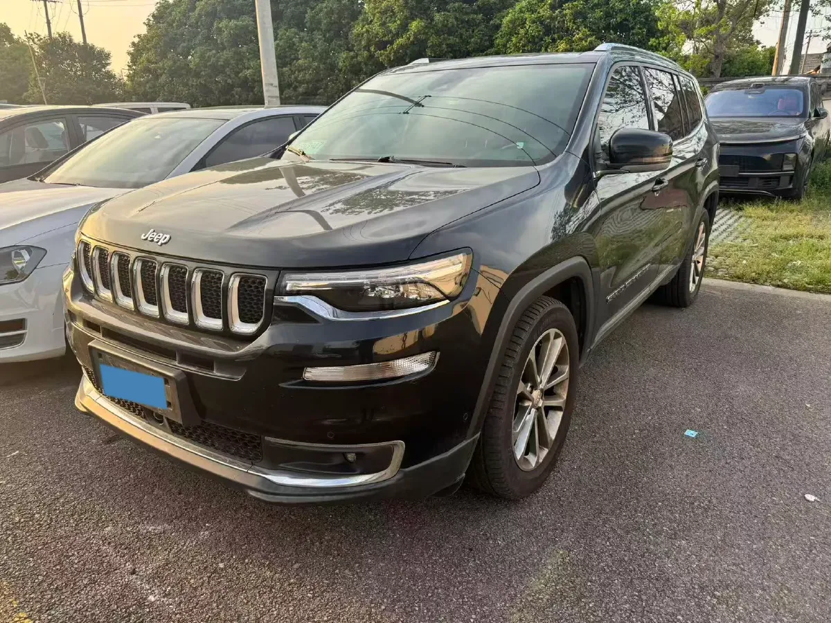 2018 Jeep Grand Commander 2.0T 265HP L4 9AT,autocango,china used car exporter,china ev exporter,chinese used car exporter,chinese used ev exporter