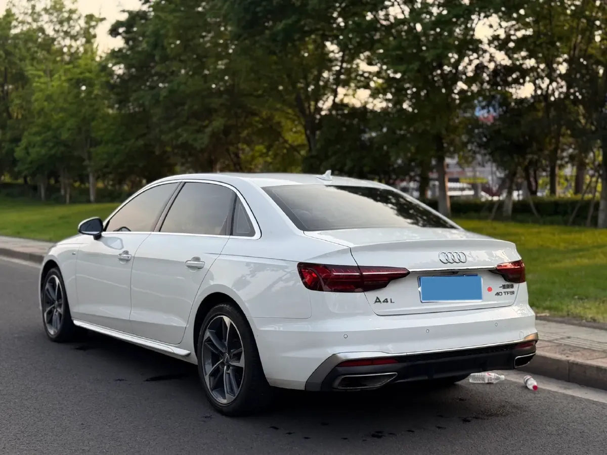 2020 Audi A4L 2.0T 190HP L4 7DCT,autocango,china used car exporter,china ev exporter,chinese used car exporter,chinese used ev exporter
