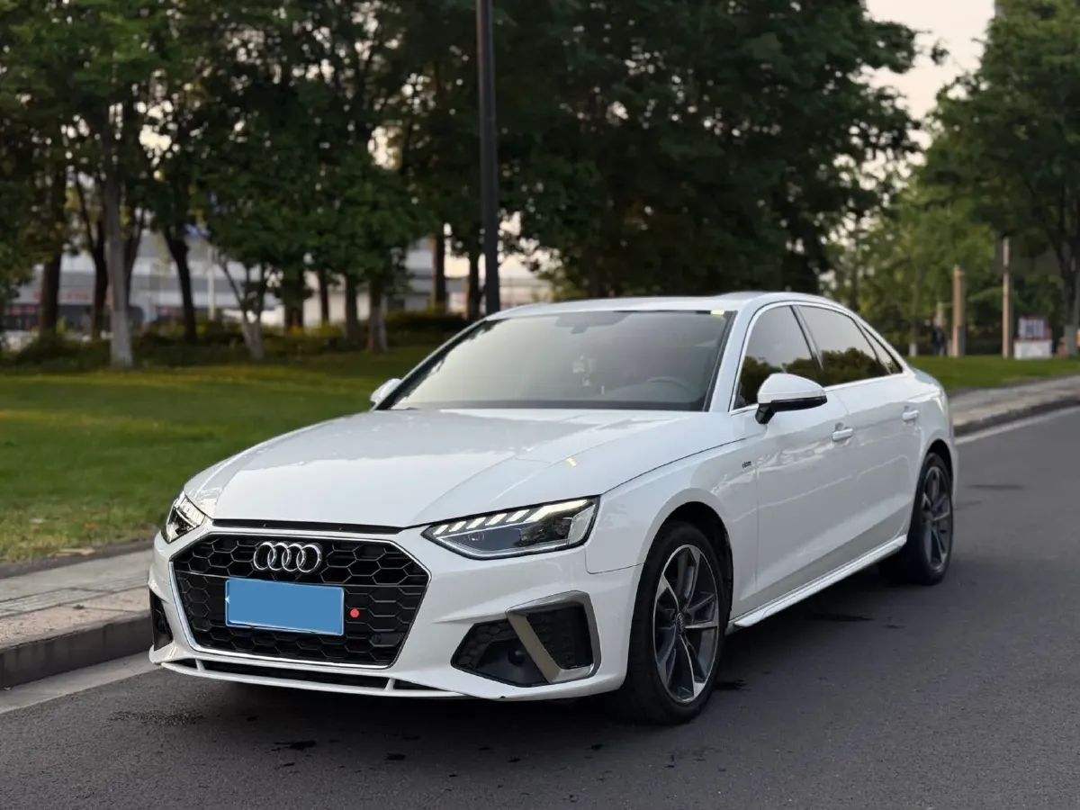 2020 Audi A4L 2.0T 190HP L4 7DCT,autocango,china used car exporter,china ev exporter,chinese used car exporter,chinese used ev exporter