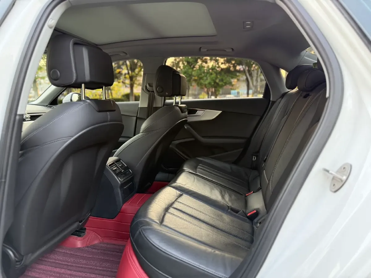 2020 Audi A4L 2.0T 190HP L4 7DCT,autocango,china used car exporter,china ev exporter,chinese used car exporter,chinese used ev exporter