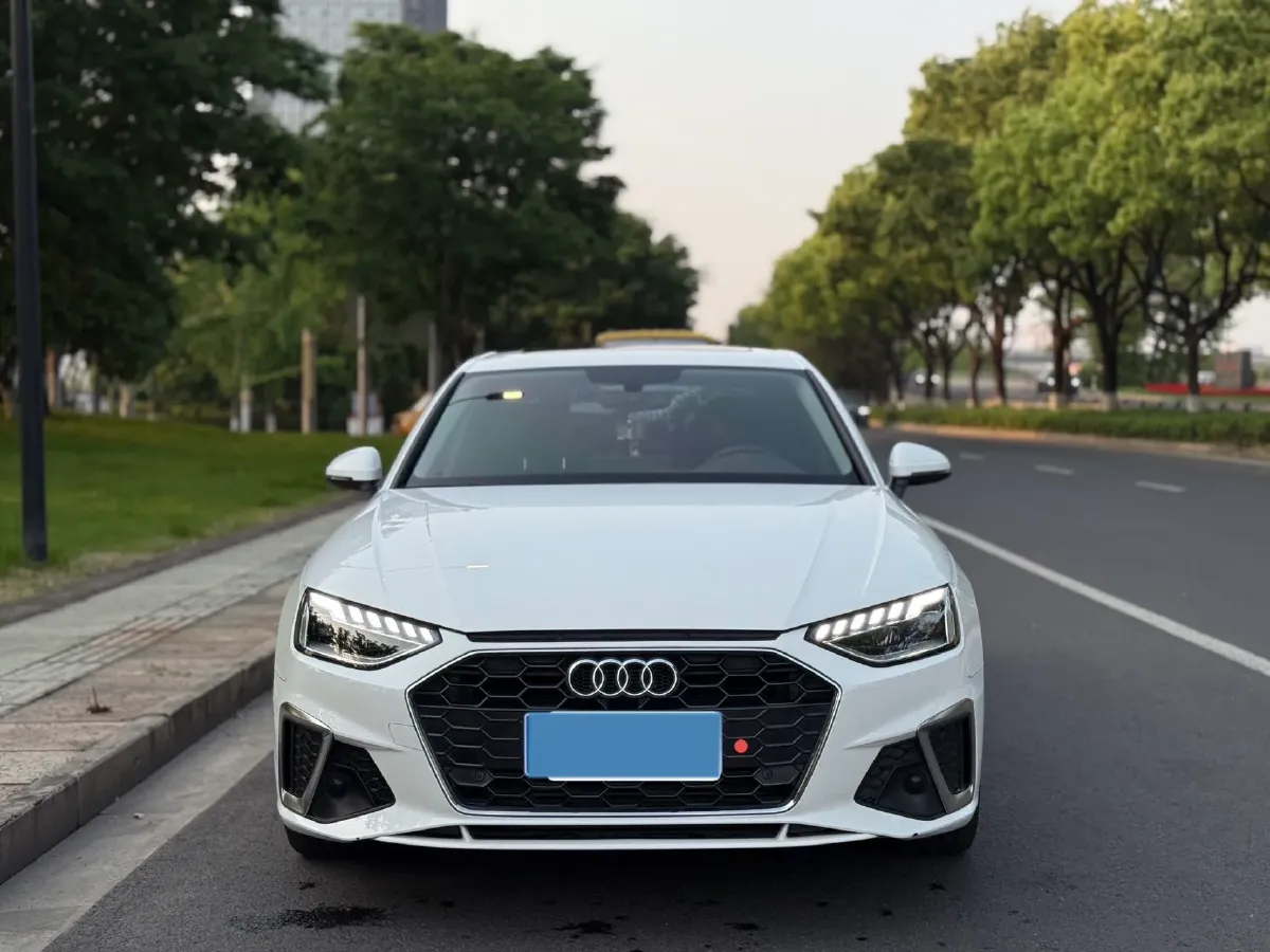 2020 Audi A4L 2.0T 190HP L4 7DCT,autocango,china used car exporter,china ev exporter,chinese used car exporter,chinese used ev exporter