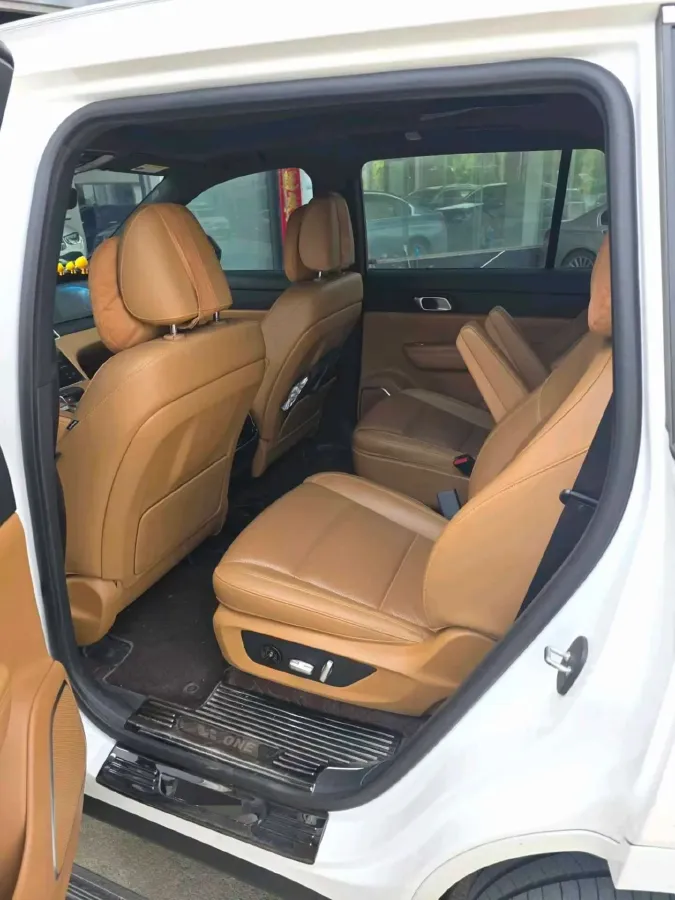 2021 Li ONE Range Extended 131HP REEV 40.5KWH,autocango,china used car exporter,china ev exporter,chinese used car exporter,chinese used ev exporter
