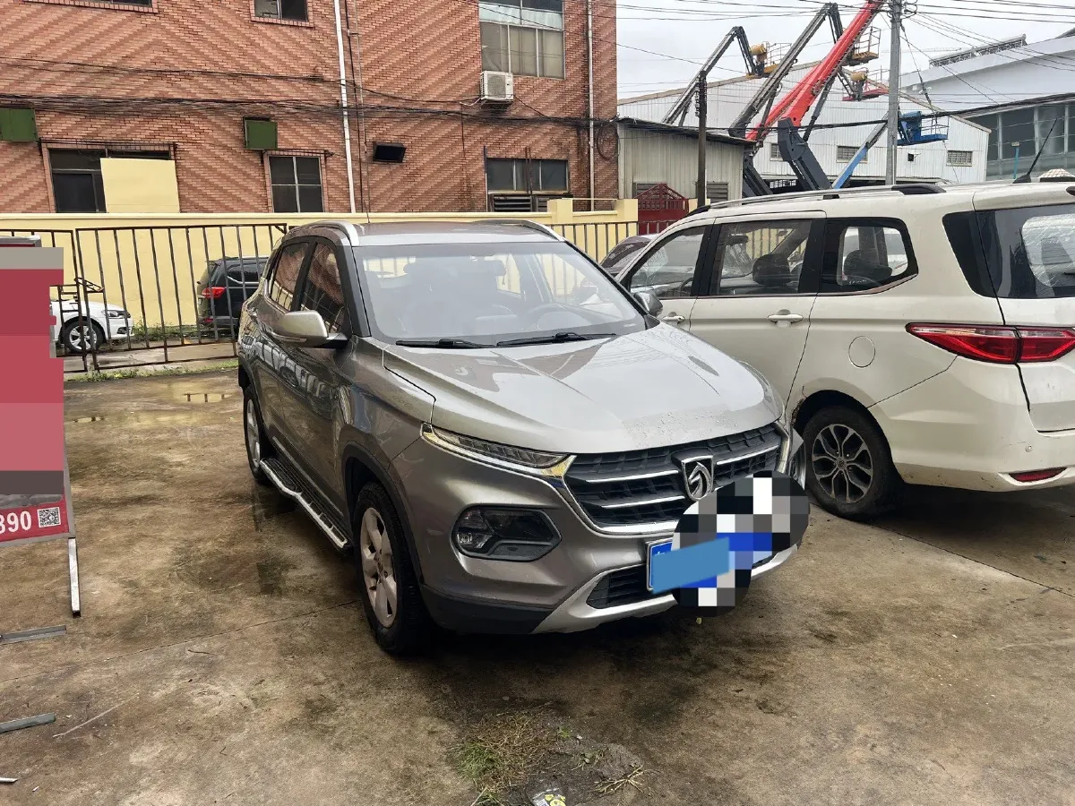2017 BaoJun 310W 1.5L 105HP L4 6MT,autocango,china used car exporter,china ev exporter,chinese used car exporter,chinese used ev exporter