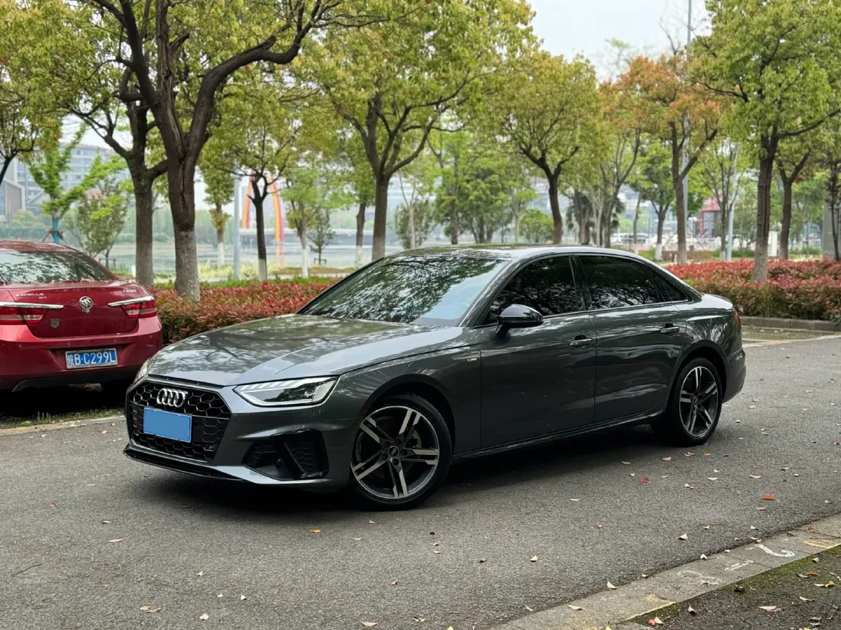 2022 Audi A4L 2.0T 190HP L4 7DCT,autocango,china used car exporter,china ev exporter,chinese used car exporter,chinese used ev exporter