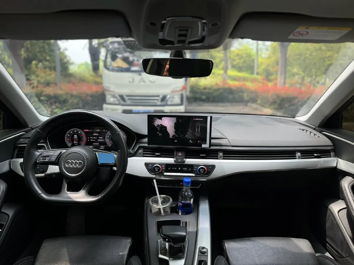 2022 Audi A4L 2.0T 190HP L4 7DCT,autocango,china used car exporter,china ev exporter,chinese used car exporter,chinese used ev exporter