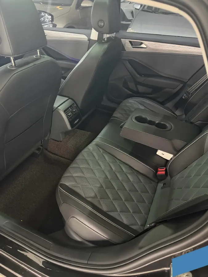 2024 Volkswagen Sagitar 1.5T 160HP L4 7DCT,autocango,china used car exporter,china ev exporter,chinese used car exporter,chinese used ev exporter