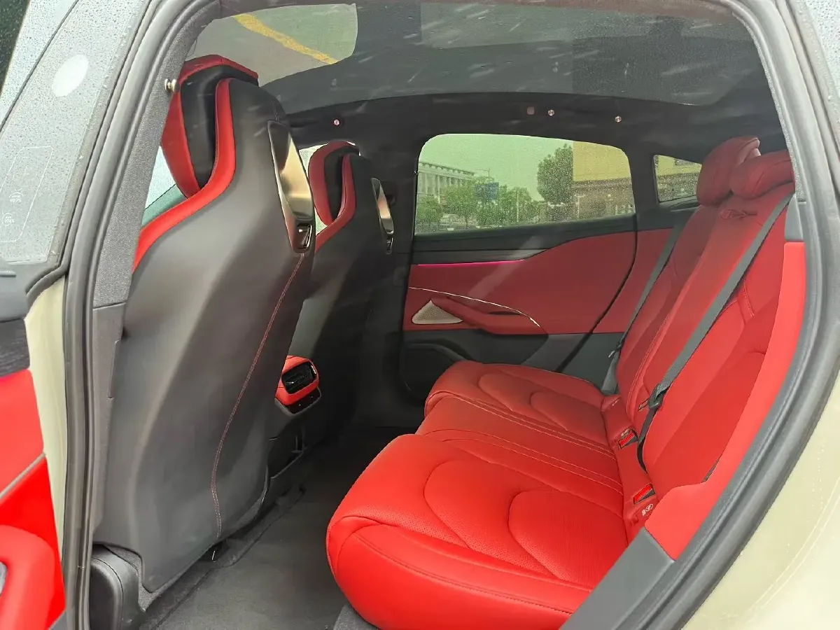 2024 MI SU7 BEV 73.6KWH,autocango,china used car exporter,china ev exporter,chinese used car exporter,chinese used ev exporter