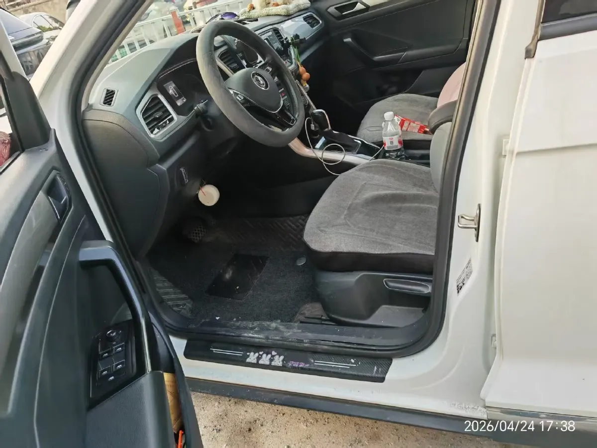 2020 Volkswagen T-Roc 1.4T 150HP L4 7DCT,autocango,china used car exporter,china ev exporter,chinese used car exporter,chinese used ev exporter