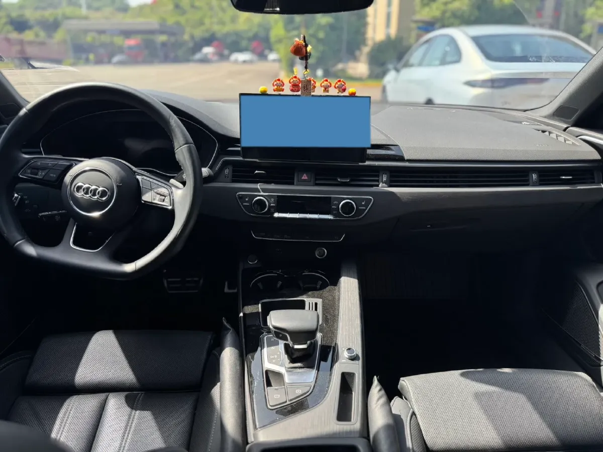 2023 Audi A4L 2.0T 190HP L4 7DCT,autocango,china used car exporter,china ev exporter,chinese used car exporter,chinese used ev exporter