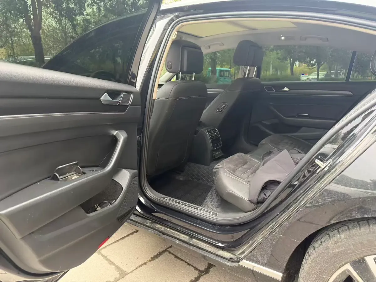 2020 Volkswagen Magotan 2.0T 186HP L4 7DCT,autocango,china used car exporter,china ev exporter,chinese used car exporter,chinese used ev exporter