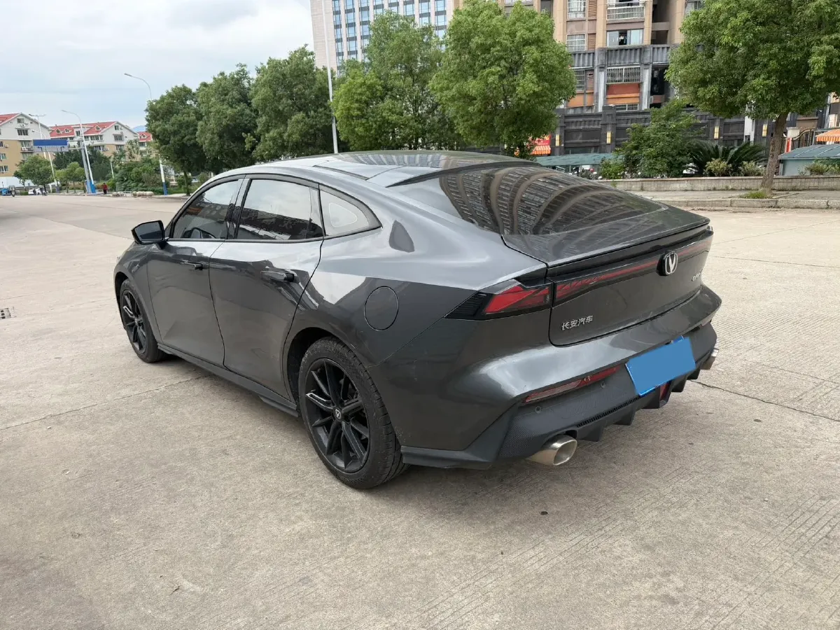 2023 ChangAn UNI-V 1.5T 188HP L4 7DCT,autocango,china used car exporter,china ev exporter,chinese used car exporter,chinese used ev exporter