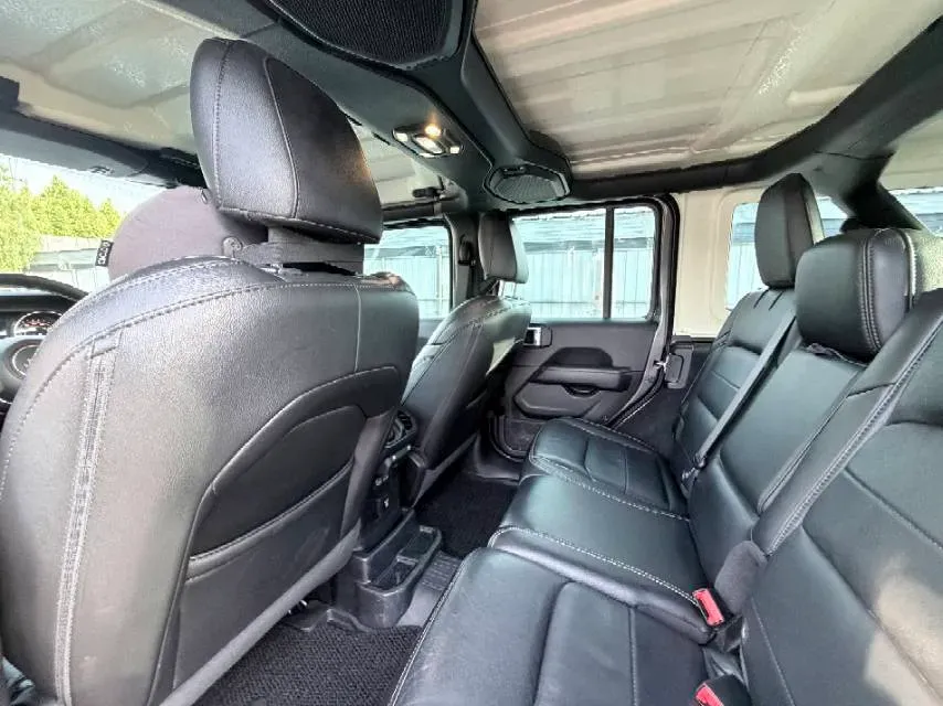 2021 Jeep Wrangler 2.0T 266HP L4 8AT,autocango,china used car exporter,china ev exporter,chinese used car exporter,chinese used ev exporter