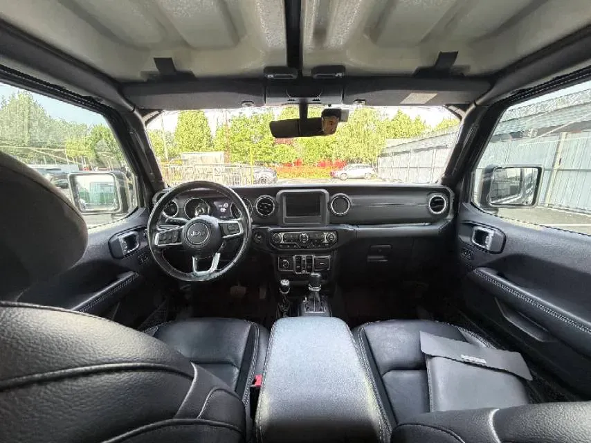 2021 Jeep Wrangler 2.0T 266HP L4 8AT,autocango,china used car exporter,china ev exporter,chinese used car exporter,chinese used ev exporter