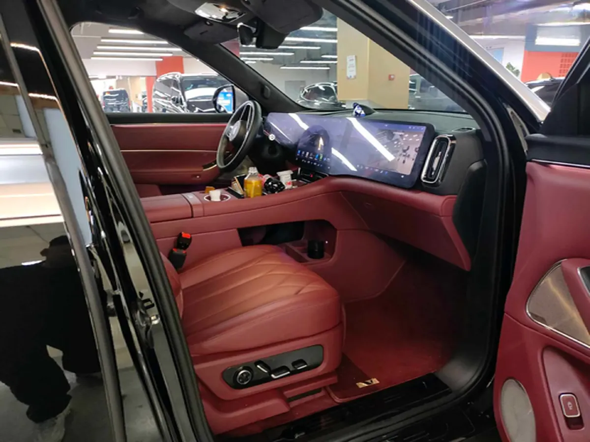 2025 AITO AITO M8 REEV 160HP REEV 53.4KWH,autocango,china used car exporter,china ev exporter,chinese used car exporter,chinese used ev exporter