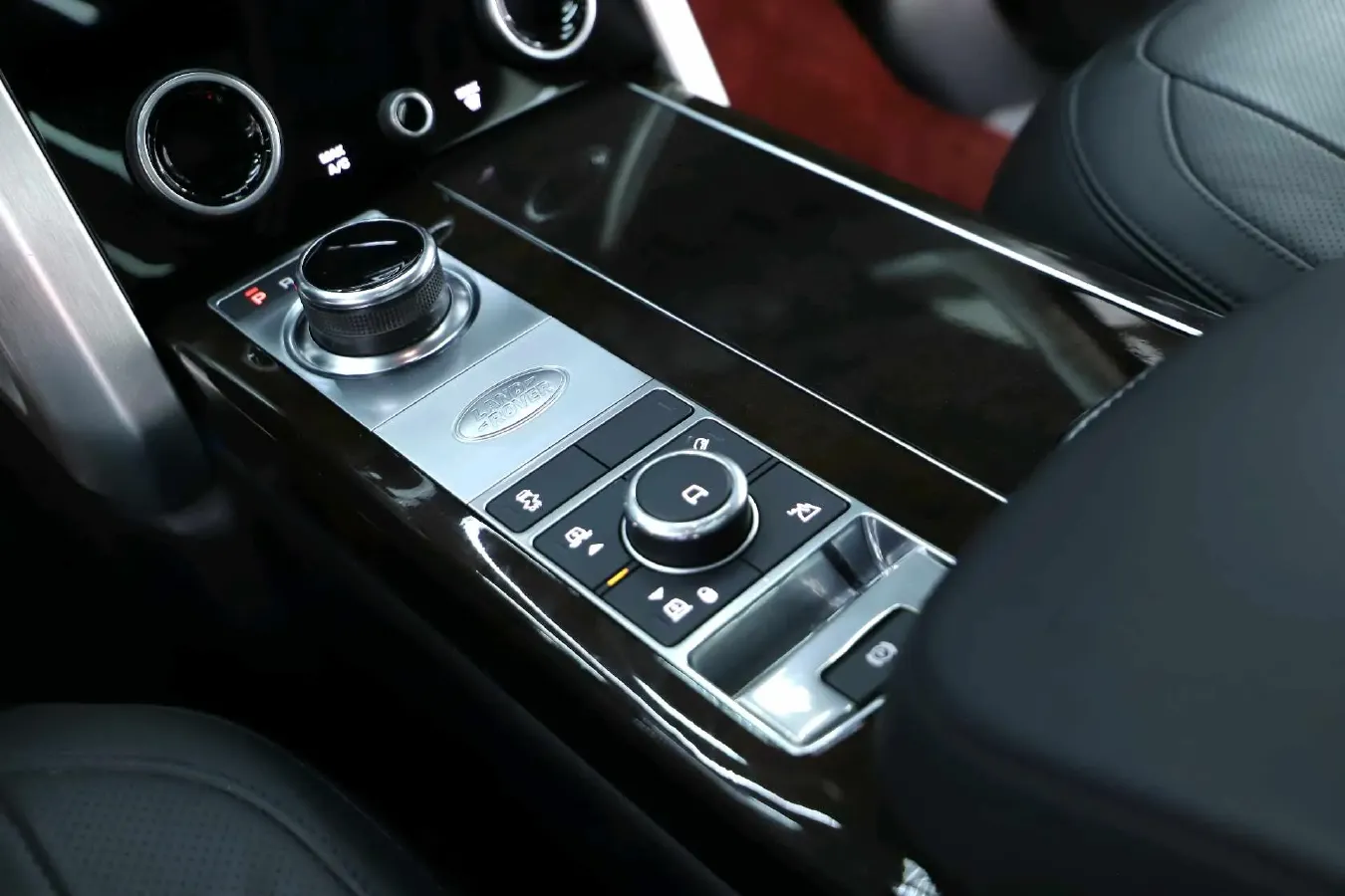 2021 Land Rover Range Rover 3.0T 400HP L6 8AT,autocango,china used car exporter,china ev exporter,chinese used car exporter,chinese used ev exporter