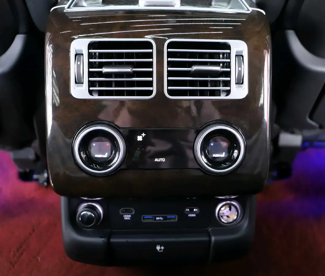 2021 Land Rover Range Rover 3.0T 400HP L6 8AT,autocango,china used car exporter,china ev exporter,chinese used car exporter,chinese used ev exporter