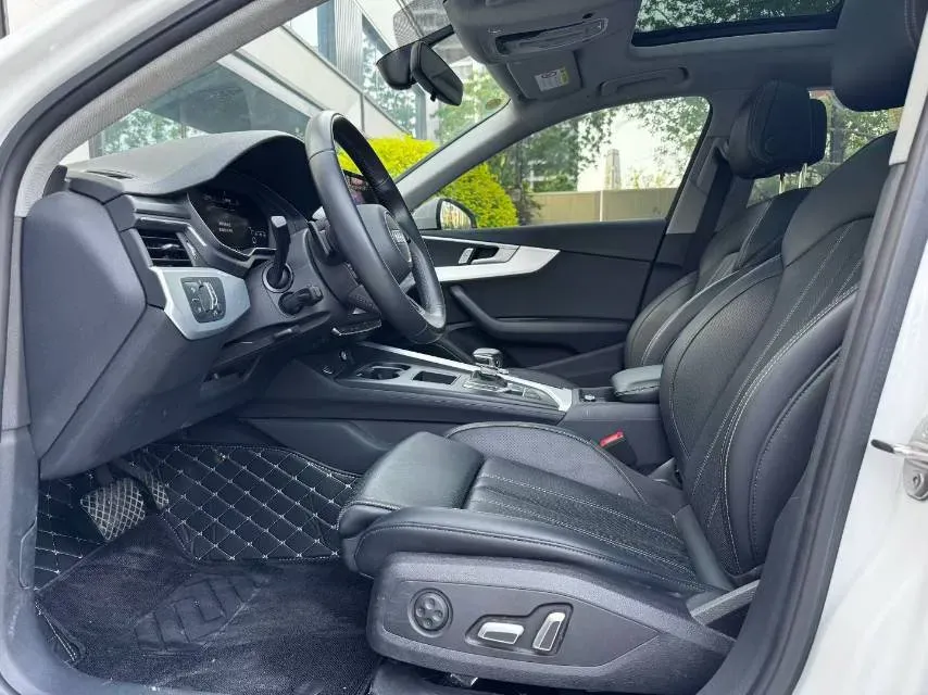 2024 Audi A4L 2.0T 190HP L4 7DCT,autocango,china used car exporter,china ev exporter,chinese used car exporter,chinese used ev exporter