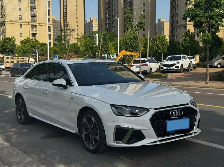 2024 Audi A4L 2.0T 190HP L4 7DCT,autocango,china used car exporter,china ev exporter,chinese used car exporter,chinese used ev exporter
